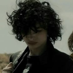 Finn Wolfhard Pfp by escurin