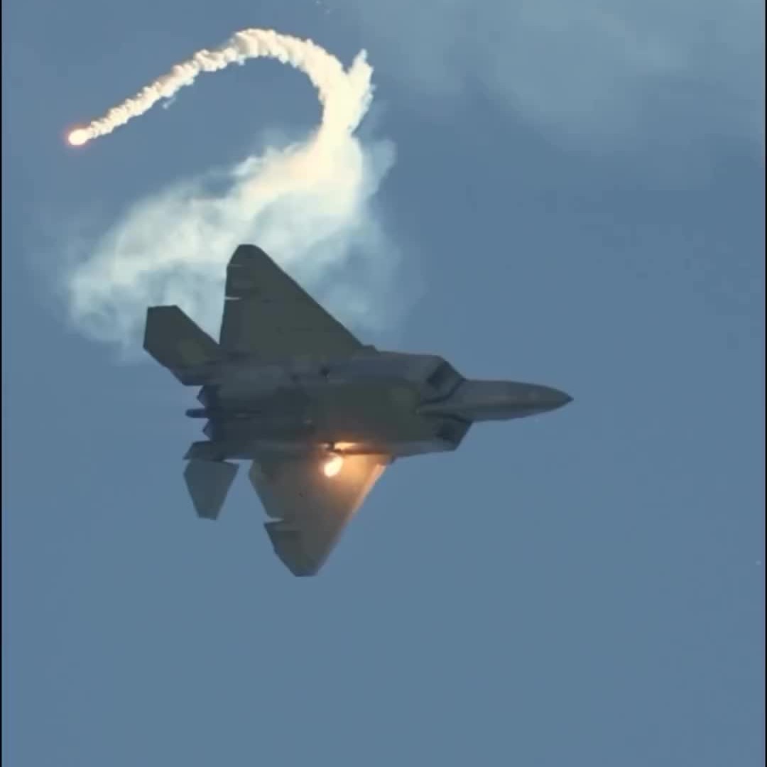 F22