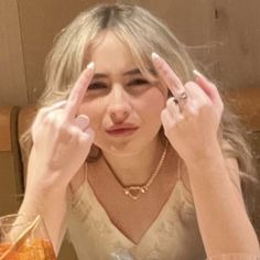 Sabrina Carpenter Pfp