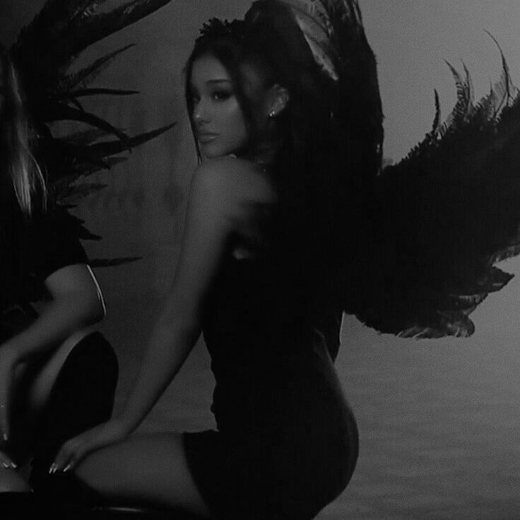 ArianaGrande Pfp