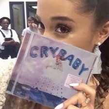 Ariana Grande Pfp