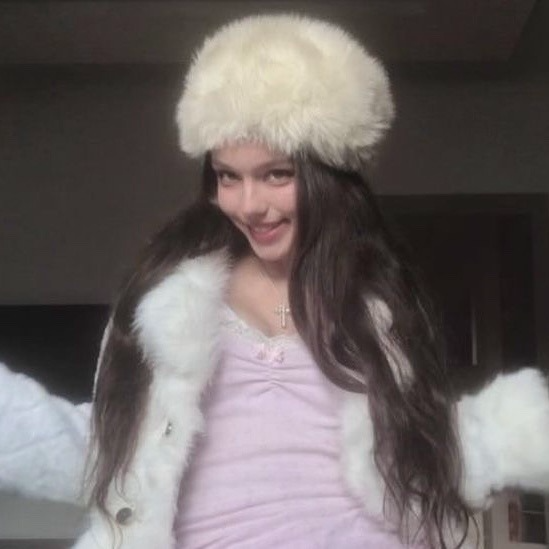 PinkWinterGirl Pfp