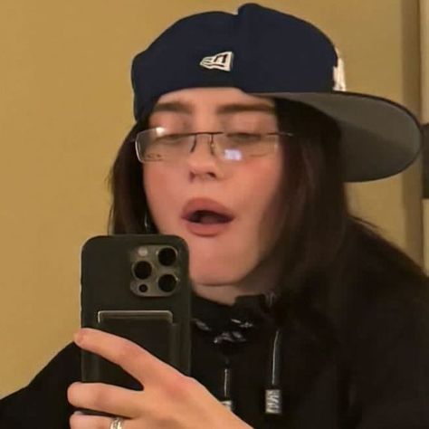 Billie Eilish 23