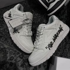 Off White Pfp
