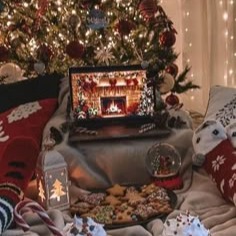 Aesthetic Christmas Profile Image