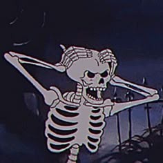 7256-spooky-skeleton.png