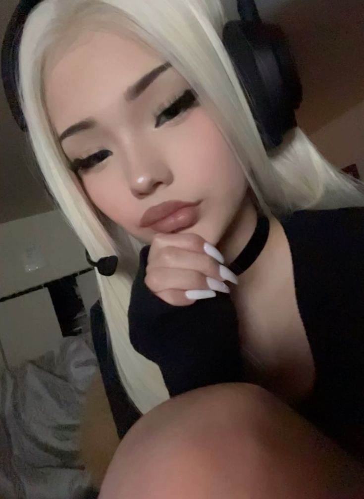 egirl white hair