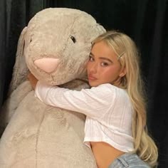 Sabrina Carpenter Pfp
