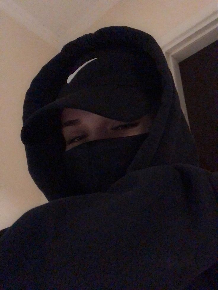 NoFaceGirlNIKE Pfp