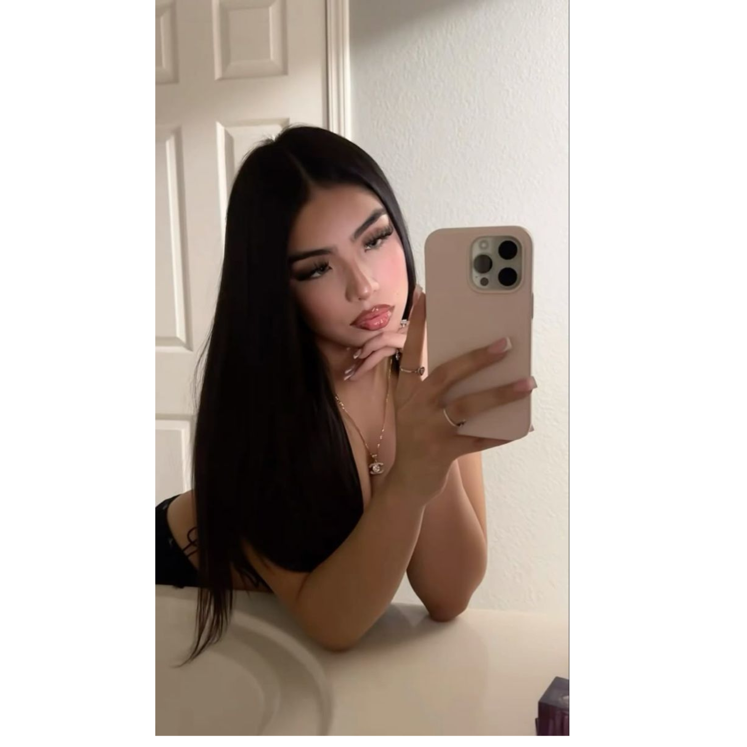 Curvy Latina Girl