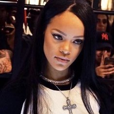 Rihanna Pfp