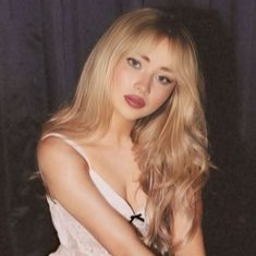 Sabrina Carpenter Pfp