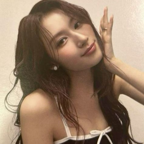 Sana Pfp